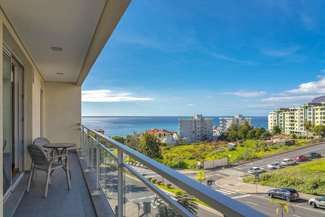 Blue Sky Apartment With Pool By Hr Madeira Фуншал Екстер'єр фото